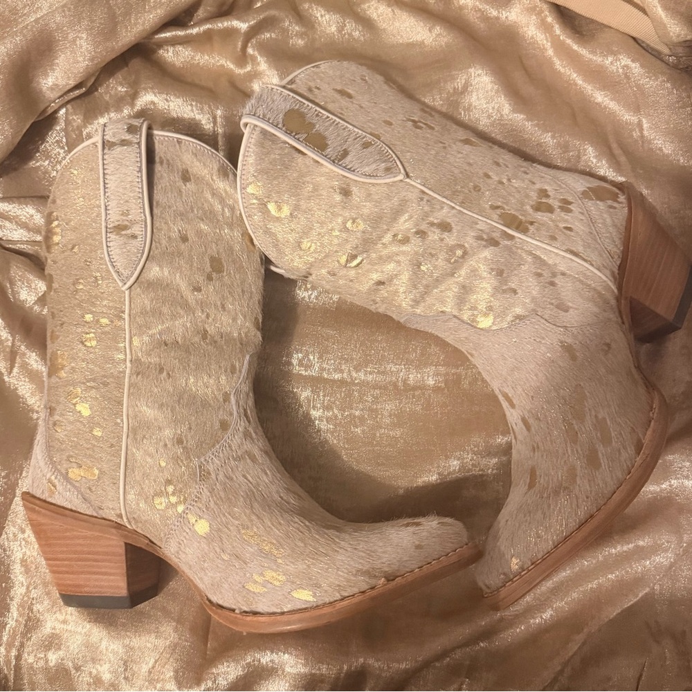 Ariat White & Gold Western Ankle Boots - Picture 2 of 8